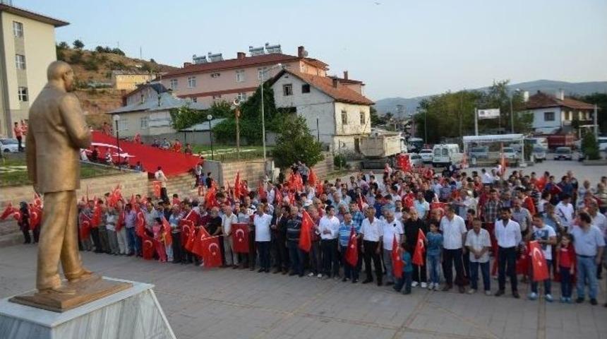 Koyulhisar&rsquo;da &lsquo;şehitlere Saygı,ter&ouml;re Lanet&rsquo; Y&uuml;r&uuml;y&uuml;ş&uuml; Yapıldı