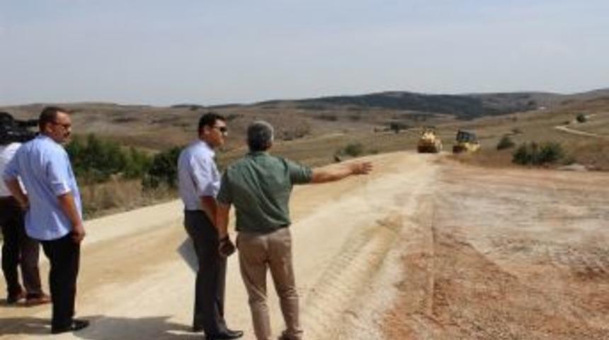 Yıldızeli Kaymakamı Pınar, K&ouml;y Yollarında İncelemelerde Bulundu