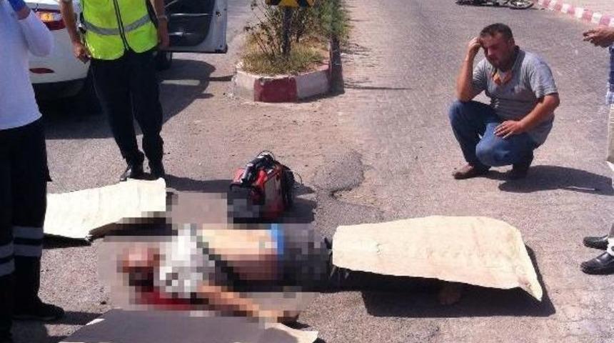 Otomobille Motosiklet Kavşakta &Ccedil;arpıştı: 1 &Ouml;l&uuml;