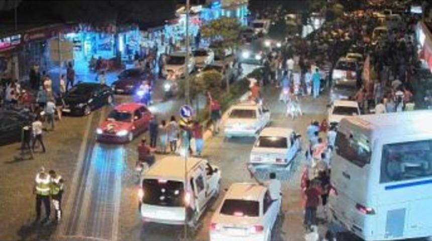 Ter&ouml;r&uuml; Protesto Y&uuml;r&uuml;y&uuml;ş&uuml;nde Provokasyona 1 Tutuklama