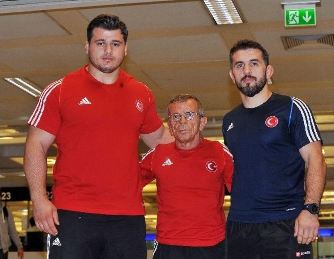 Grekoromen Milli Takımı&rsquo;na Coşkulu Karşılama