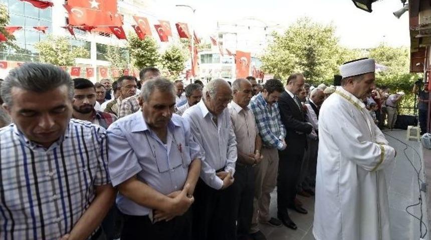 Mamak&rsquo;ta Şehitler İzin Gıyabi Cenaze Namazı