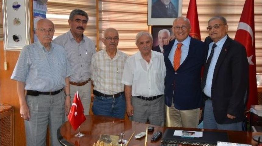 &Ccedil;akır&ouml;zer&rsquo;den Emekliler Derneğine Ziyaret