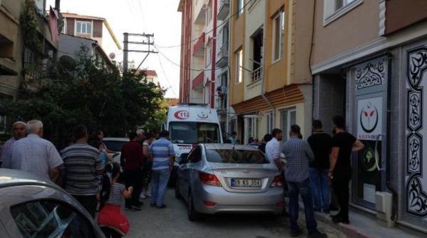 Tabancayla Başından Vurulmuş Olarak Bulundu