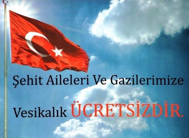 (özel Haber) Manisalı Fotoğrafçıdan Şehit Ailelerine Vefa