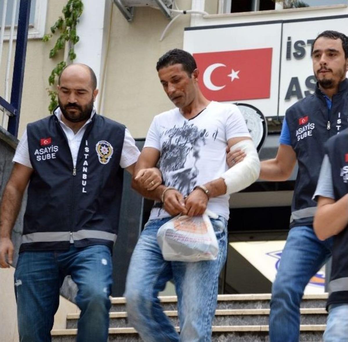 Demir &Ccedil;ubukla &Ouml;ld&uuml;rd&uuml;ğ&uuml; Kuzenini Bı&ccedil;akla Par&ccedil;alara Ayırdı