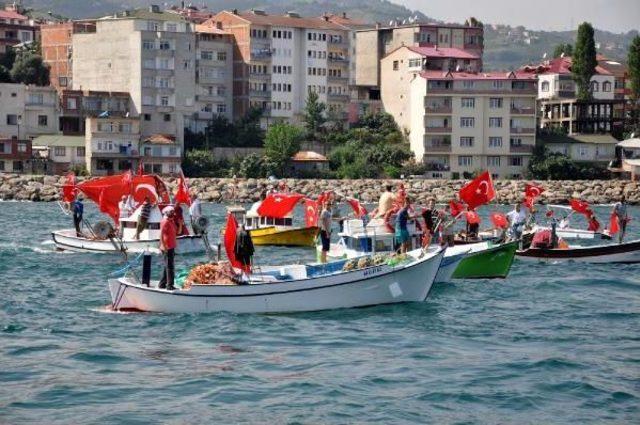 Trabzon’Da Balıkçıların Teröre Tepki Eylemi