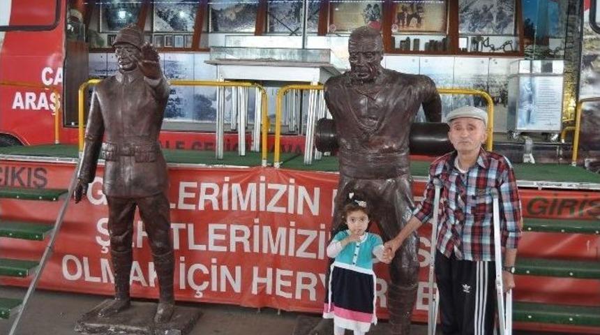 &Ccedil;anakkale Savaşı Gezici M&uuml;zesi Otob&uuml;s&uuml; Korkuteli&rsquo;de