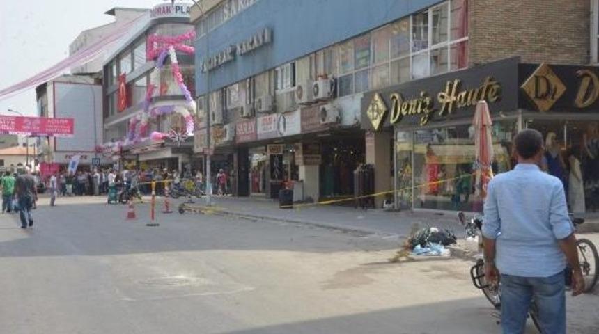 Taşıdığı Bavulu Kaldırımda Bırakınca Polisi Peşine Taktı