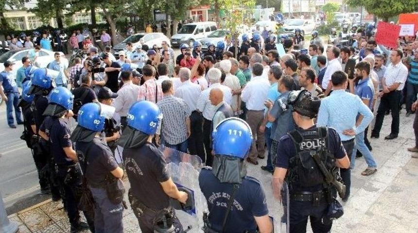 Polis. Emek Ve Demokrasi Platformunun Y&uuml;r&uuml;y&uuml;ş&uuml;ne İzin Vermedi