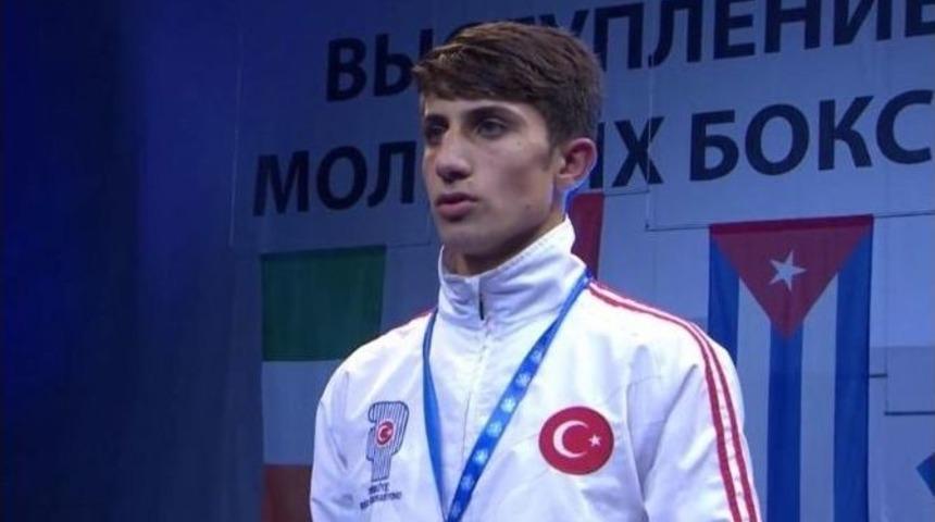 Tuğrulhan Erdemir D&uuml;nya Boks Şampiyonu Oldu