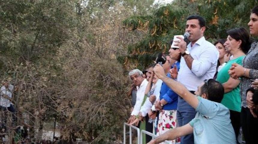 Sokağa &Ccedil;ıkma Yasağının Kalktığı Cizre'de &Ccedil;atışmanın Izleri (5)