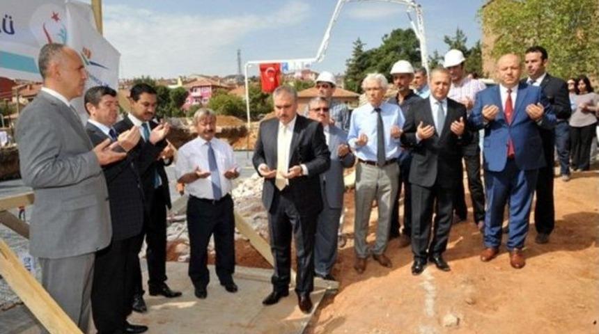 Uşak’ta Yeni İl Sağlık Müdürlüğü Binasının Temeli Atıldı