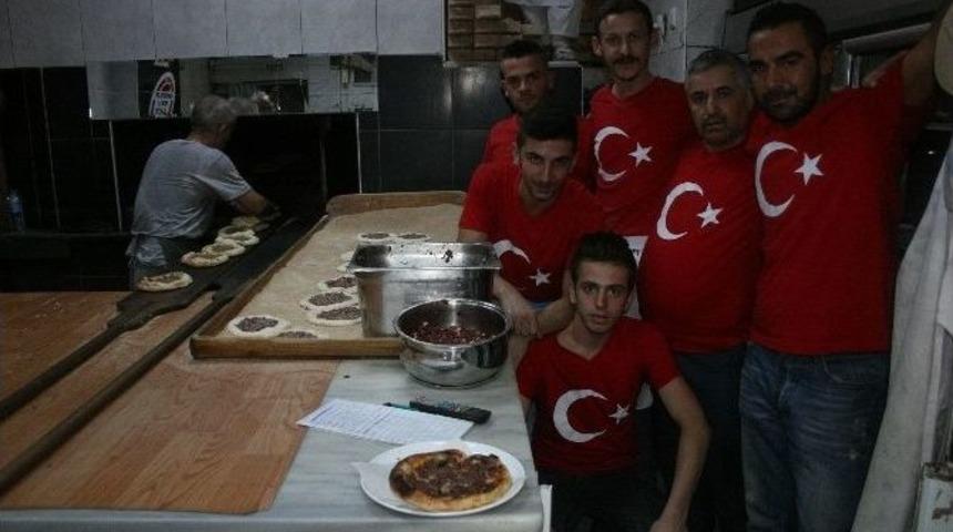 Bursalı Esnaftan Türk Bayraklı Kardeşlik Vurgusu