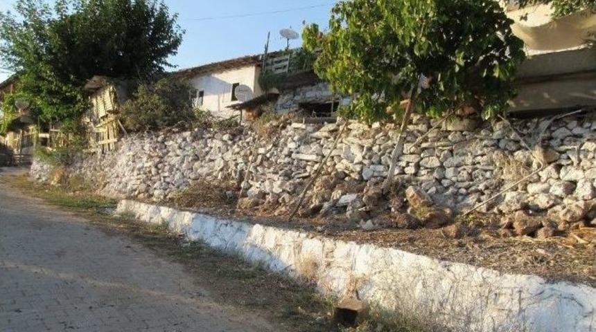 G&ouml;rdes D&ouml;rt Bir Yandan Boyanıyor