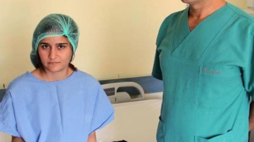 Ameliyatla Avu&ccedil; I&ccedil;i Terlemesinden Kurtuldu