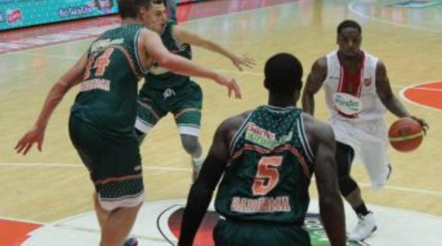 Banvit&rsquo;Te Y&uuml;zler G&uuml;l&uuml;yor