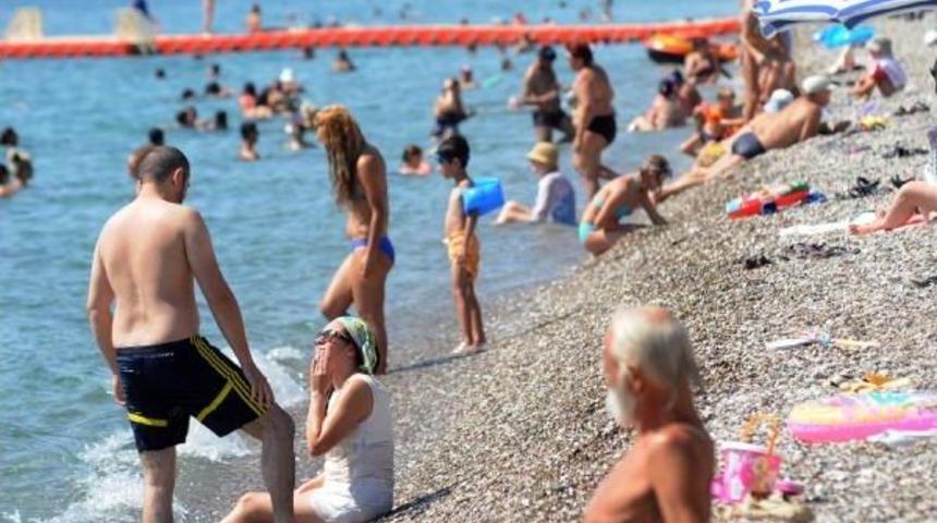 R&uuml;zgara Aldırmayıp Soluğu Denizde Aldılar