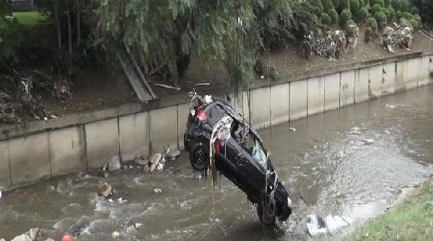 Taşan Kurbağalıdere Işyerleri Ve &Ccedil;evreye Hasar Verdi