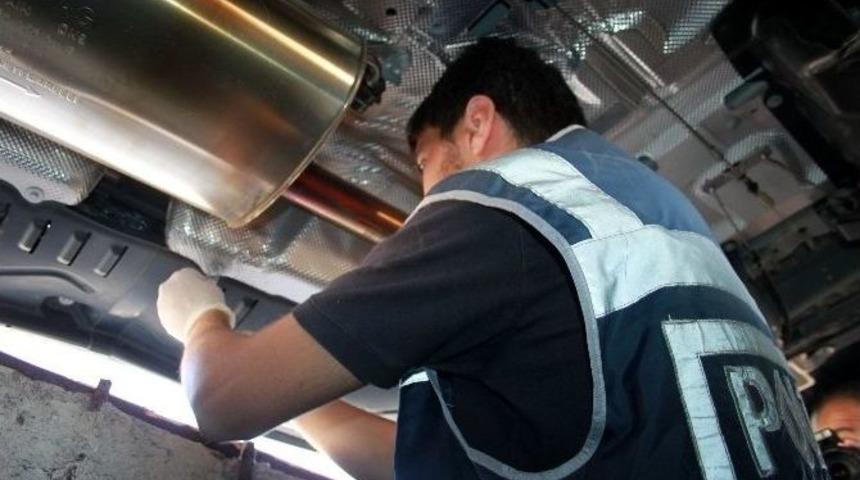 Kamyonetin Tabanından 106 Kilo Esrar &Ccedil;ıktı