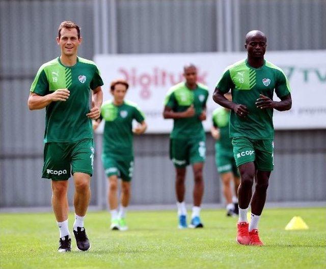 Bursaspor, Fenerbahçe Maçının Hazırlıklarına Başladı