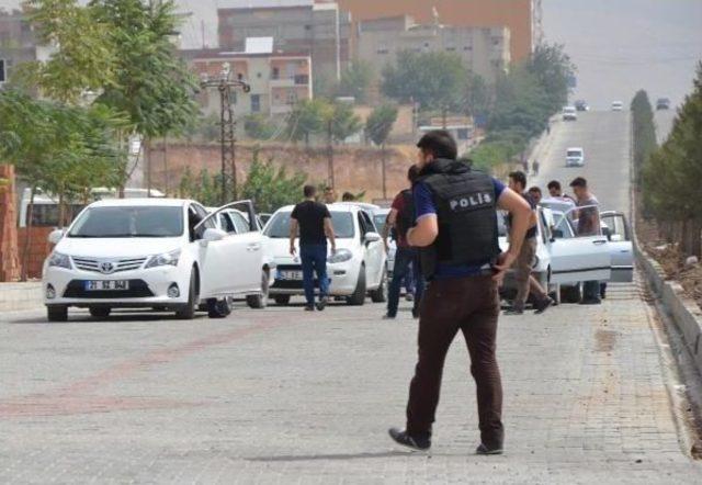 Pkk, Silvan'da Hendek Kapatan Polise Roketatarla Saldırdı: 1 Şehit (3)