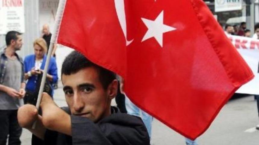 Şişli'de Ter&ouml;re Tepki Y&uuml;r&uuml;y&uuml;ş&uuml;