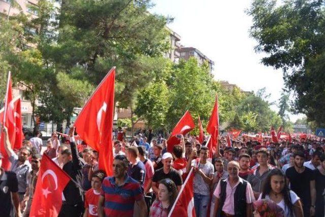 Konya da 3 Bin Kişi Ter&ouml;r&uuml; Protesto Etti 1