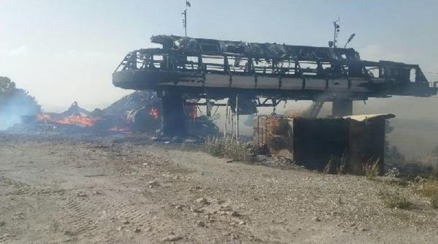 Pkk'lı Ter&ouml;ristler, Sarıkamış Kayak Merkezi'ne Saldırdı