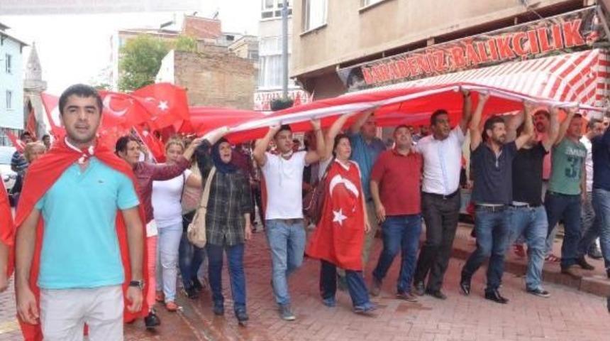 Sinop&rsquo;Ta Şehitlere Saygı Ve Ter&ouml;re Tepki Y&uuml;r&uuml;y&uuml;ş&uuml;