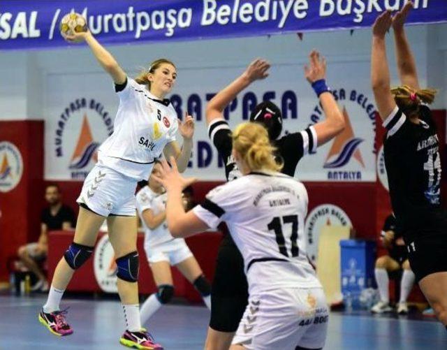 Antalya Muratpaşa Belediyespor-Ardeşen Gençlik: 35-27