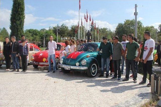 Vosvos&ccedil;ulardan Şehitlere Saygı Ter&ouml;re Lanet Korteji 2