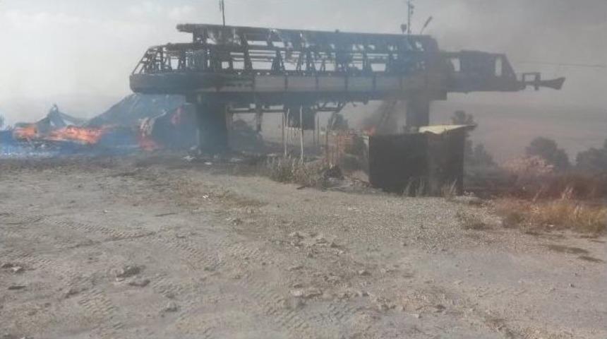 Pkk&rsquo;lılar Sarıkamış&rsquo;ta Kayak Merkezini Kundakladı