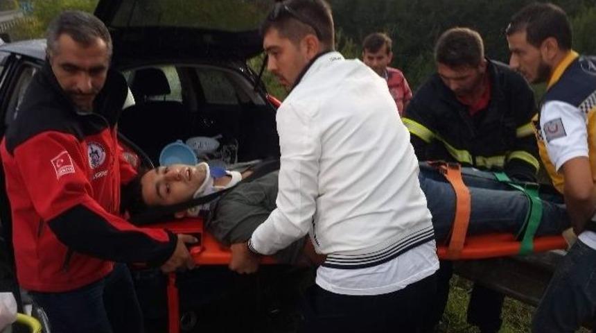 Kandıra Yolunda Kaza: 1 &Ouml;l&uuml;, 2 Yaralı