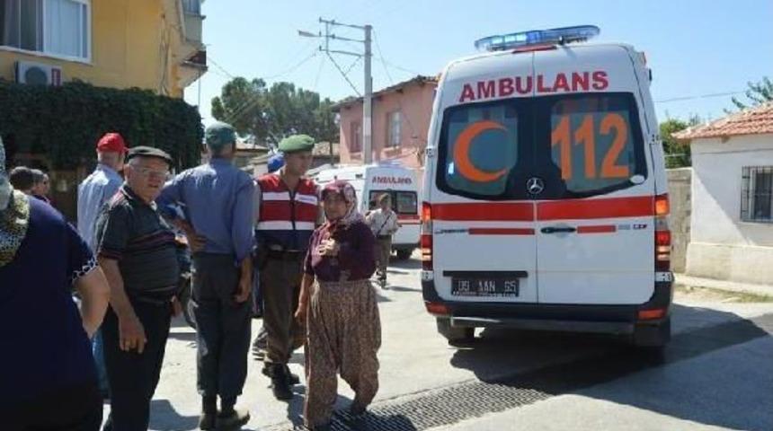 Trakt&ouml;r&uuml;n R&ouml;morku Devrildi: 10 Yaralı