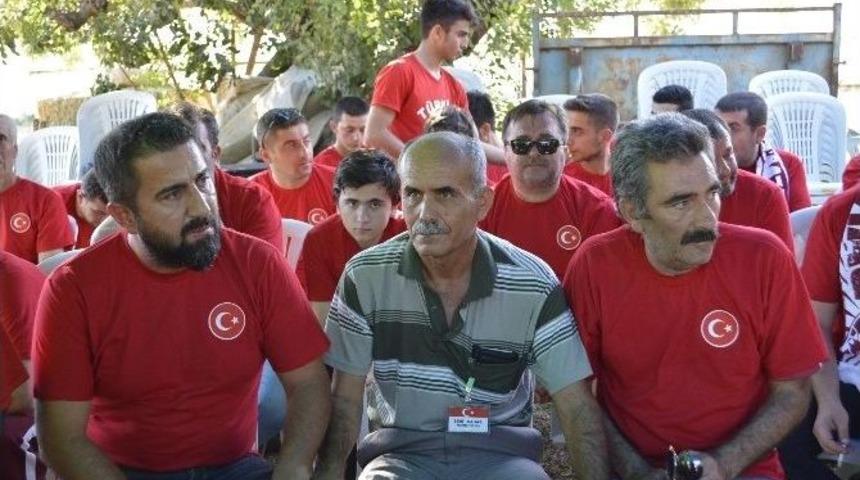 Taraftarlardan Şehit Ailesine &Ouml;rnek Ziyaret
