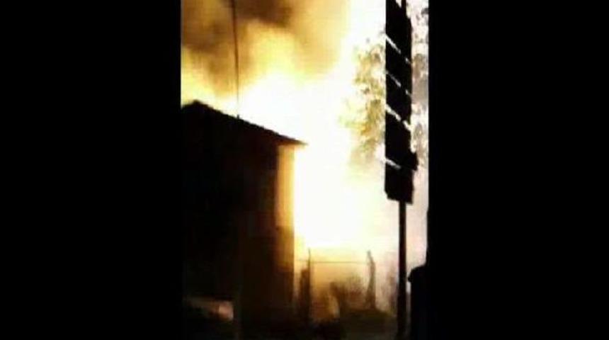 Elektrik Trafosu Bomba Gibi Patladı
