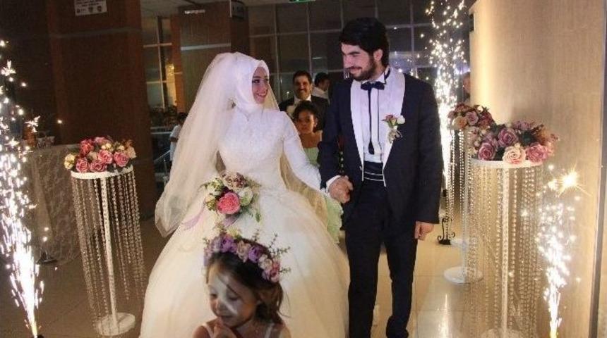 Ali Yılmaz&rsquo;ın Kızı Yasemin Yılmaz D&uuml;nya Evine Girdi