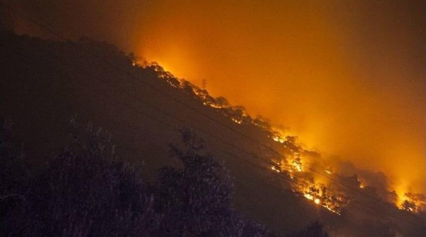 Balıkesir&rsquo;de Orman Yangını B&uuml;y&uuml;yor