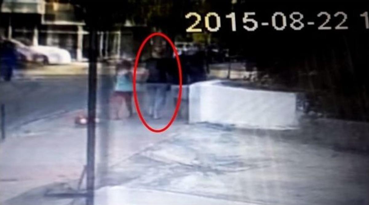 Yere D&uuml;şen 14 Bin Tl&rsquo;yi Alıp Kayıplara Karıştı