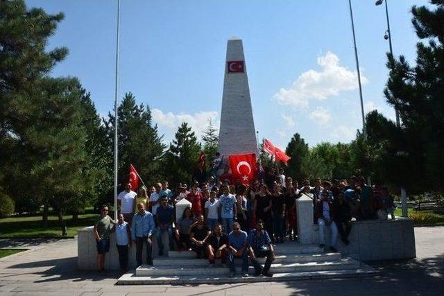 Vosvoslar Şehitler İ&ccedil;in Toplandı 2