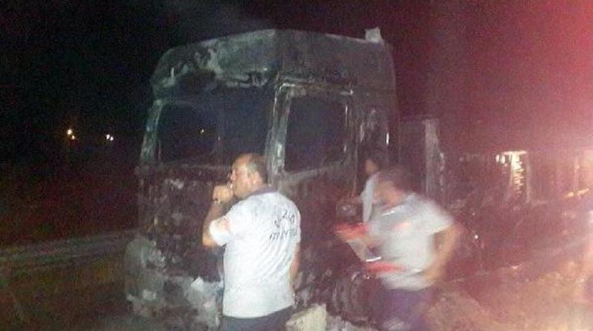 Alev Alan Tır’Dan Atlayıp Canını Kurtardı