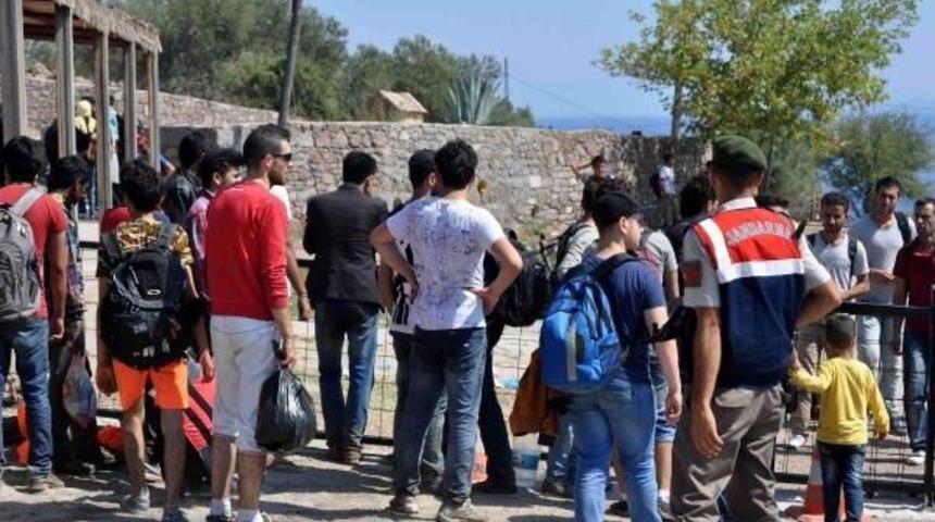 &Ccedil;anakkale'de 787 Ka&ccedil;ak Yakalandı