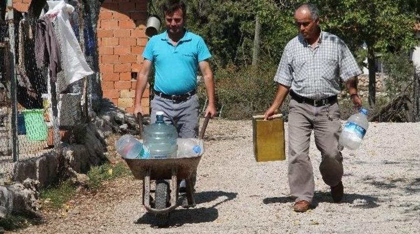 Seydikemer&rsquo;de Mahalle Sakinlerinin Su &Ccedil;ilesi