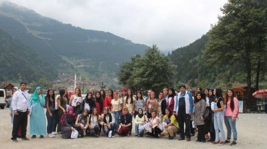 Karamanlı Gen&ccedil;ler Trabzon&rsquo;u Gezdi