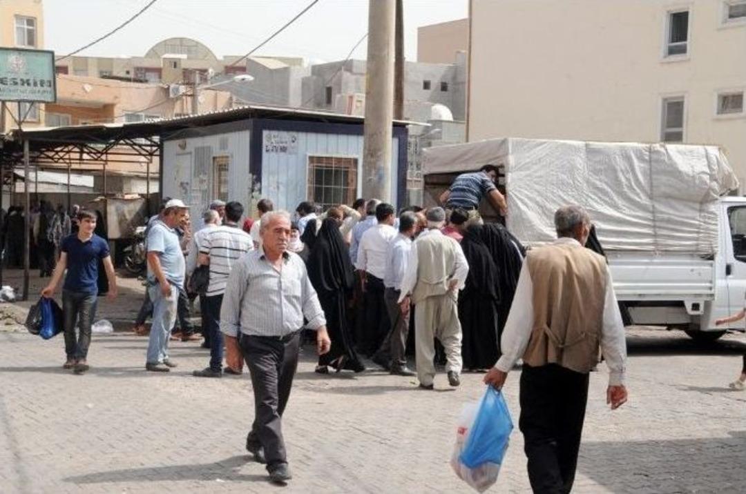 Cizre&rsquo;de Kepenkler A&ccedil;ıldı, Vatandaşlar &Ccedil;arşıya Akın Etti