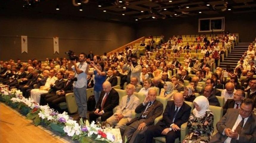 Arın&ccedil;, Yalova &Uuml;niversitesi&rsquo;nin Akademik Yıl A&ccedil;ılışına Katıldı