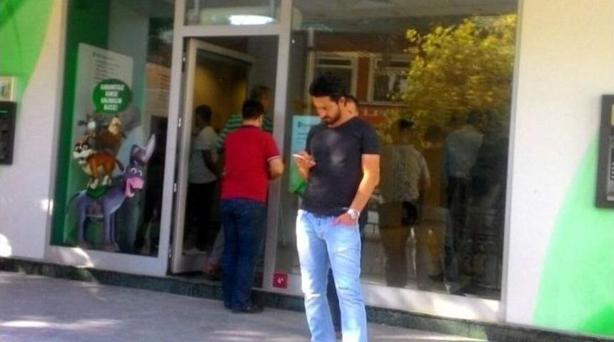 Belediye İş&ccedil;isi Dolandırılmaktan Son Anda Kurtuldu