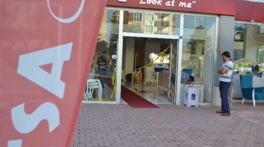 Kıskan&ccedil; Koca Dehşet Sa&ccedil;tı: 2 Yaralı