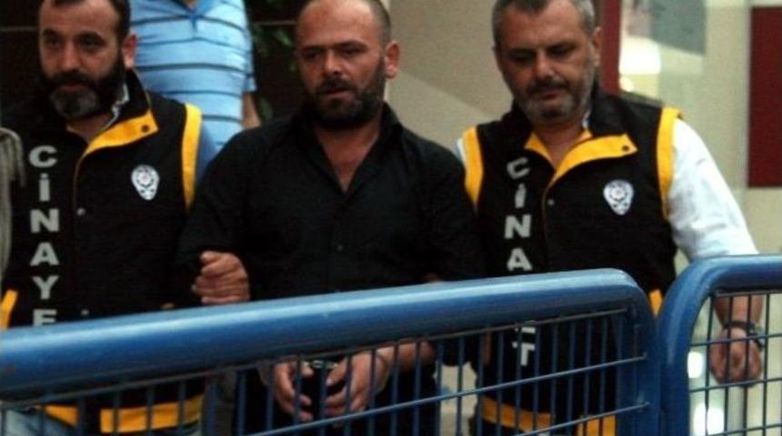 Silahla Şakalaşırken Arkadaşını &Ouml;ld&uuml;ren Zanlı Adliyeye Sevk Edildi